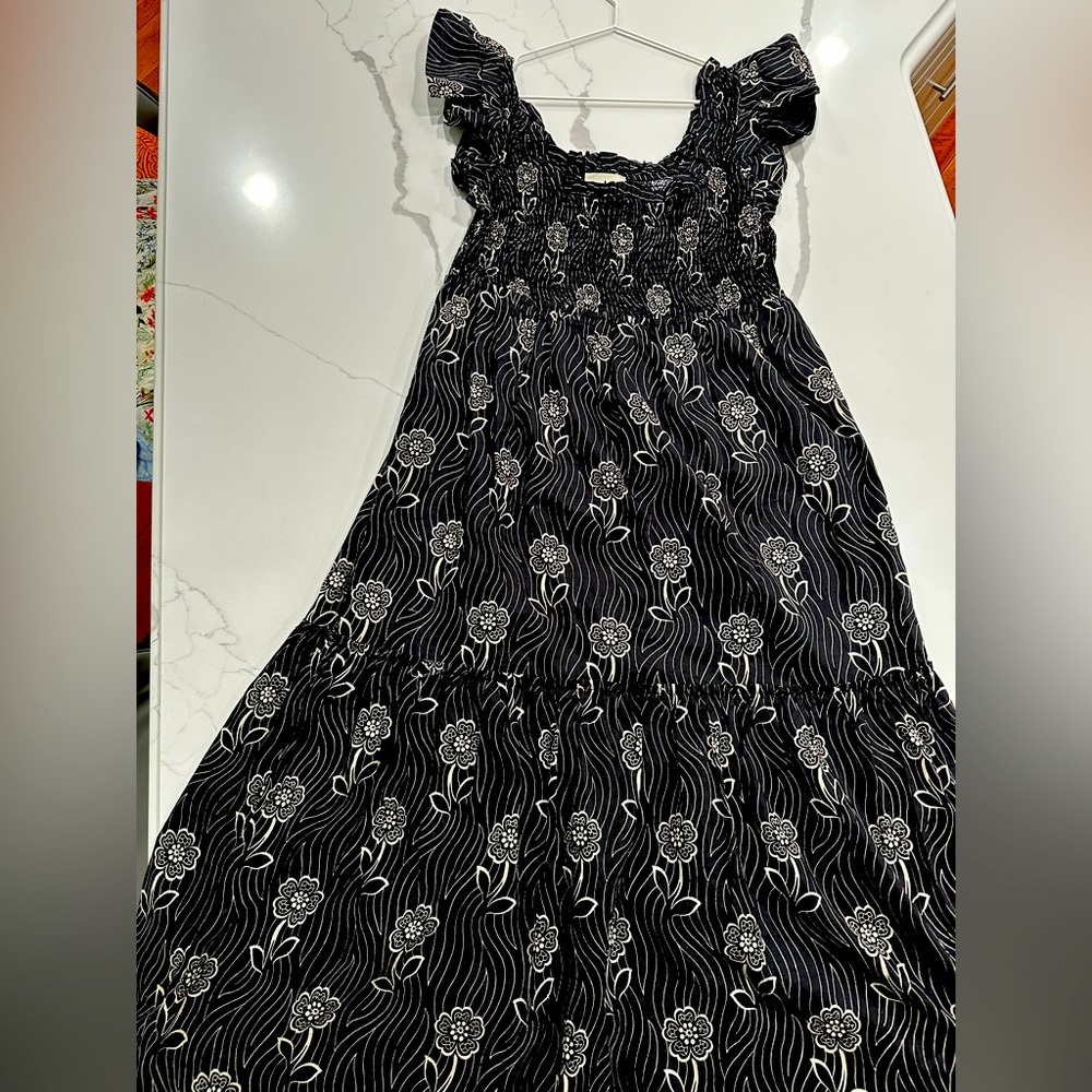 Black dress w/ white flowers ,BRAND: TUCKERNUCK Size:M